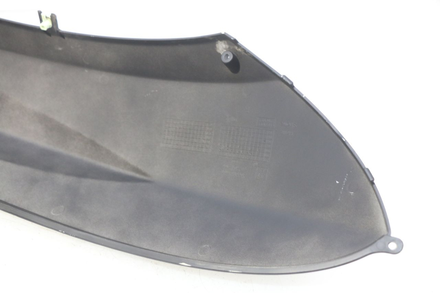 photo de RECHTER HINTERER KOTFLÜGEL PEUGEOT KISBEE 4T 50 (2010 - 2017) - Kennzeichnungen und Originalreferenzen