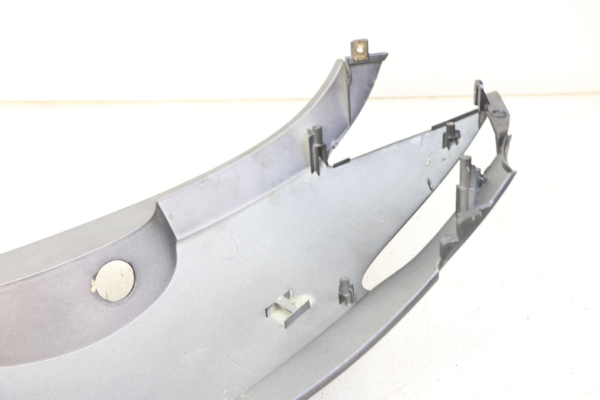 photo de VERKLEIDUNG HINTEN RECHTS KYMCO GRAND DINK 125 (2008 - 2014) - Detailansicht des Bauteils