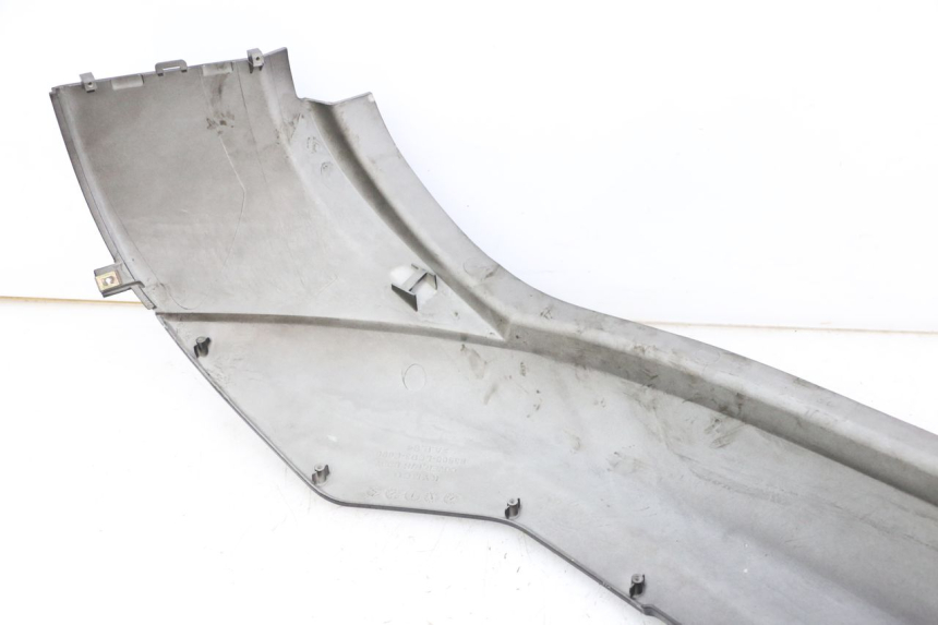 photo de VERKLEIDUNG HINTEN RECHTS KYMCO PEOPLE S 125 (2000 - 2008) - Alternative Perspektive