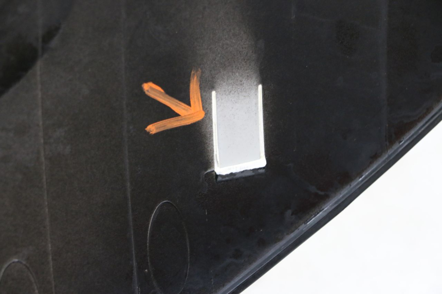 photo de VERKLEIDUNG HINTEN RECHTS KYMCO PEOPLE S 125 (2000 - 2008) - Details der Befestigungspunkte