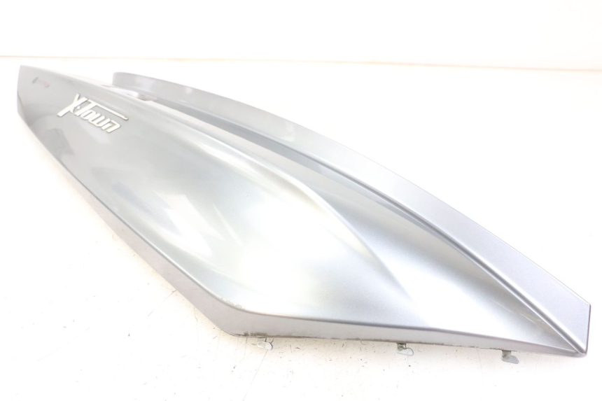 photo de RECHTER HINTERER KOTFLÜGEL KYMCO X-TOWN XTOWN 125 (2016 - 2021) - Kennzeichnungen und Originalreferenzen