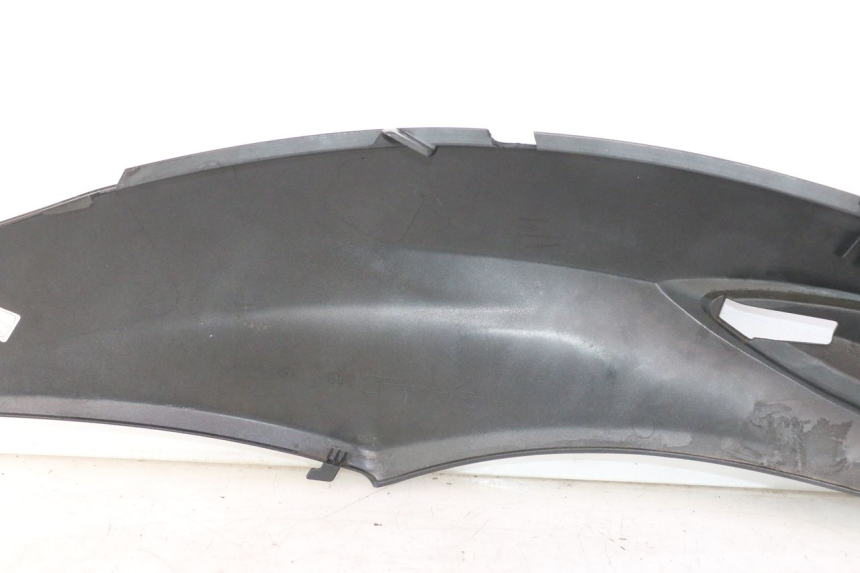 photo de VERKLEIDUNG HINTEN RECHTS PIAGGIO LIBERTY IGET 4T 50 (2021 - 2025) - Oberflächenzustand und Material