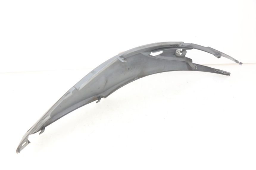 photo de RECHTER HINTERER KOTFLÜGEL PIAGGIO LIBERTY IGET S 125 (2016 - 2020) - Details der Befestigungspunkte