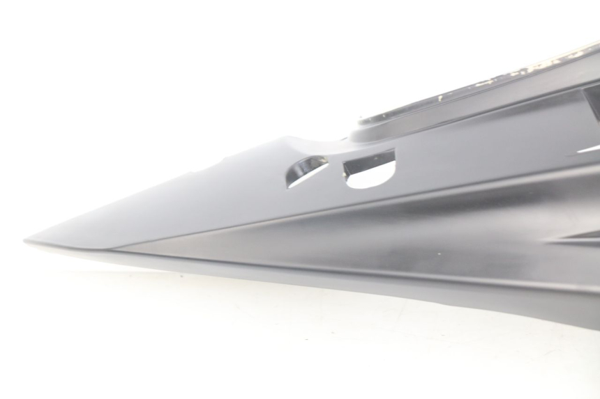 photo de VERKLEIDUNG HINTEN RECHTS EUROCKA MATADOR 4T 50 (2010 - 2016) - Oberflächenzustand und Material