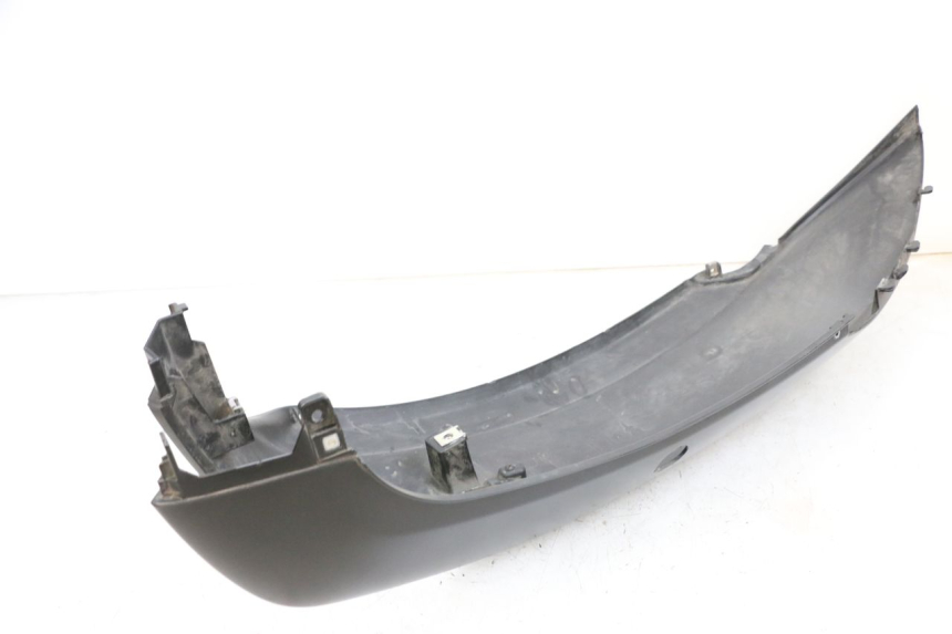 photo de VERKLEIDUNG HINTEN RECHTS PIAGGIO MP3 HPE 350 (2018 - 2020) - Detailansicht des Bauteils