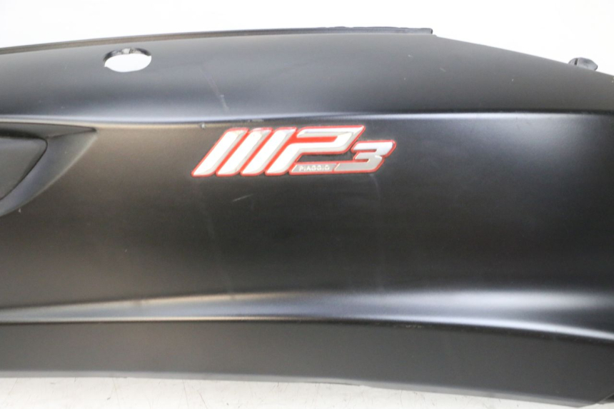 photo de VERKLEIDUNG HINTEN RECHTS PIAGGIO MP3 HPE 350 (2018 - 2020) - Hochauflösende Nahaufnahme