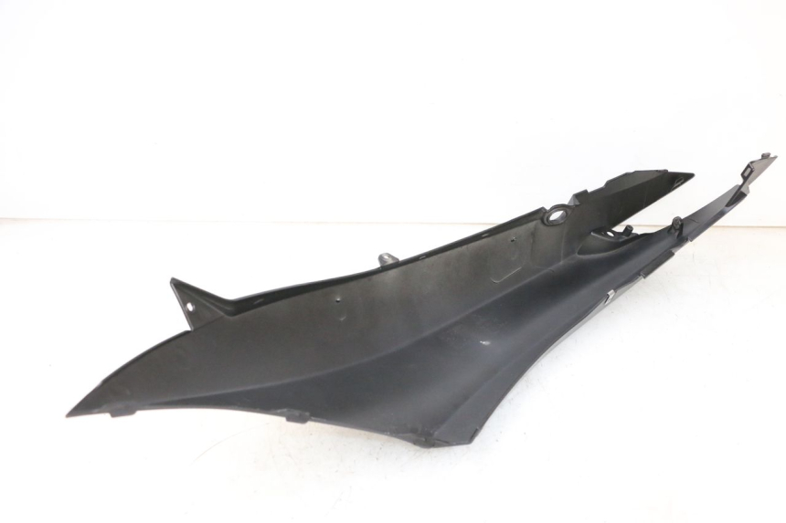 photo de VERKLEIDUNG HINTEN RECHTS PIAGGIO MP3 HPE 300 (2019 - 2026) - Zoom auf Gebrauchszustand