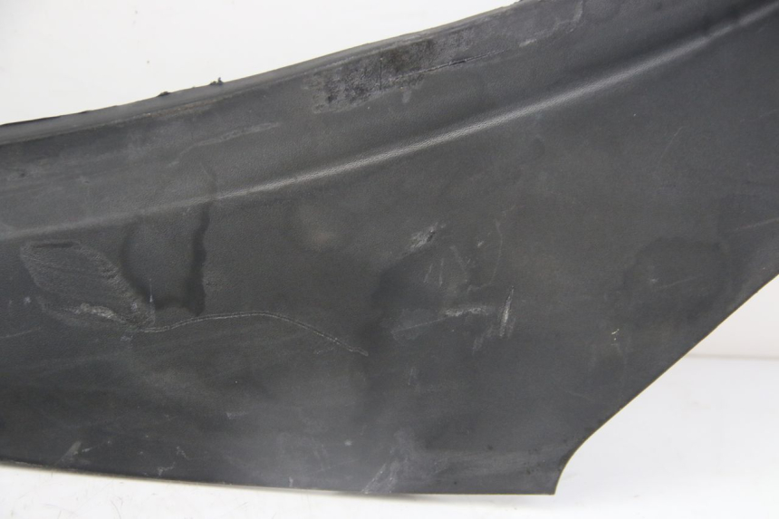 photo de RECHTER HINTERER KOTFLÜGEL PIAGGIO MP3 125 (2006 - 2014) - Zoom auf Gebrauchszustand