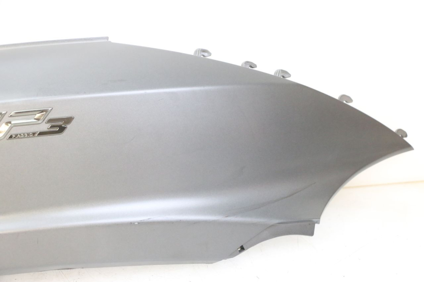 photo de RECHTER HINTERER KOTFLÜGEL PIAGGIO MP3 500 (2014 - 2017) - Zoom auf Komponenten