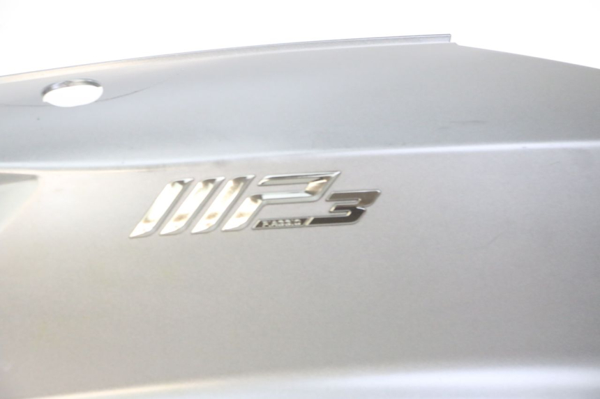 photo de RECHTER HINTERER KOTFLÜGEL PIAGGIO MP3 500 (2014 - 2017) - Hochauflösende Nahaufnahme