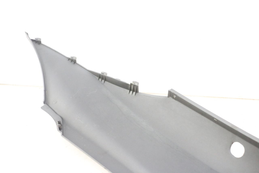 photo de RECHTER HINTERER KOTFLÜGEL PIAGGIO MP3 500 (2014 - 2017) - Oberflächenzustand und Material