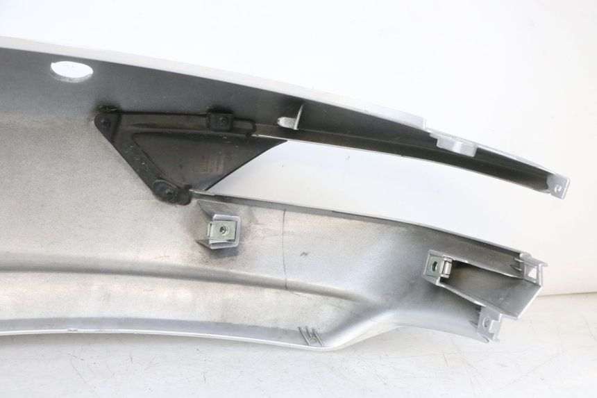 photo de RECHTER HINTERER KOTFLÜGEL PIAGGIO MP3 500 (2014 - 2017) - Zoom auf Gebrauchszustand