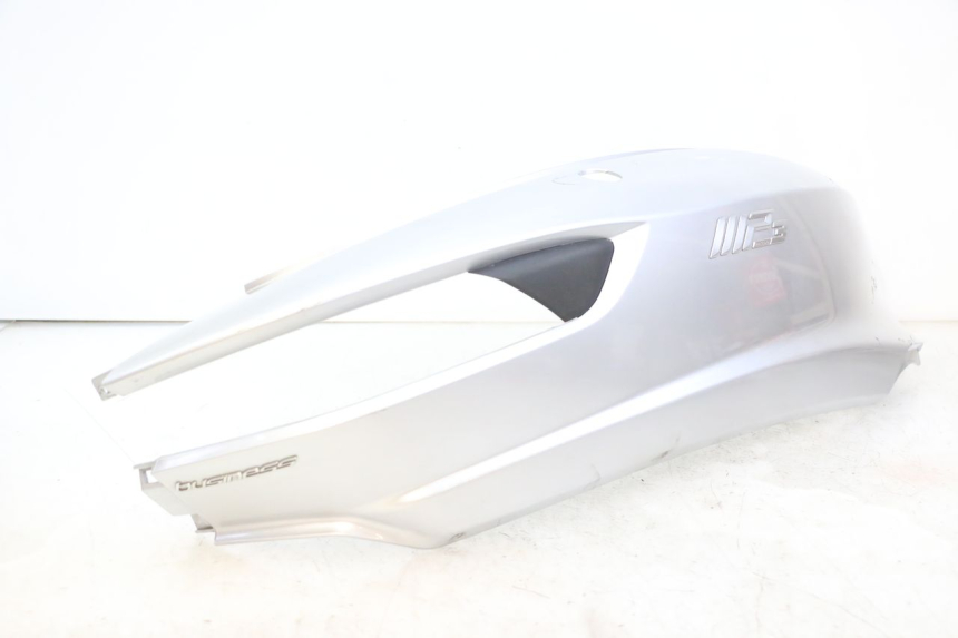 photo de RECHTER HINTERER KOTFLÜGEL PIAGGIO MP3 500 (2014 - 2017) - Details der Befestigungspunkte