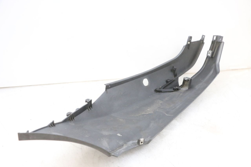 photo de VERKLEIDUNG HINTEN RECHTS PIAGGIO MP3 500 (2016 - 2018) - Alternative Perspektive