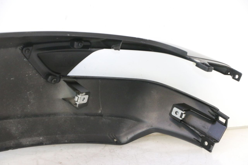 photo de VERKLEIDUNG HINTEN RECHTS PIAGGIO MP3 500 (2016 - 2018) - Weitere Ansicht des Artikels