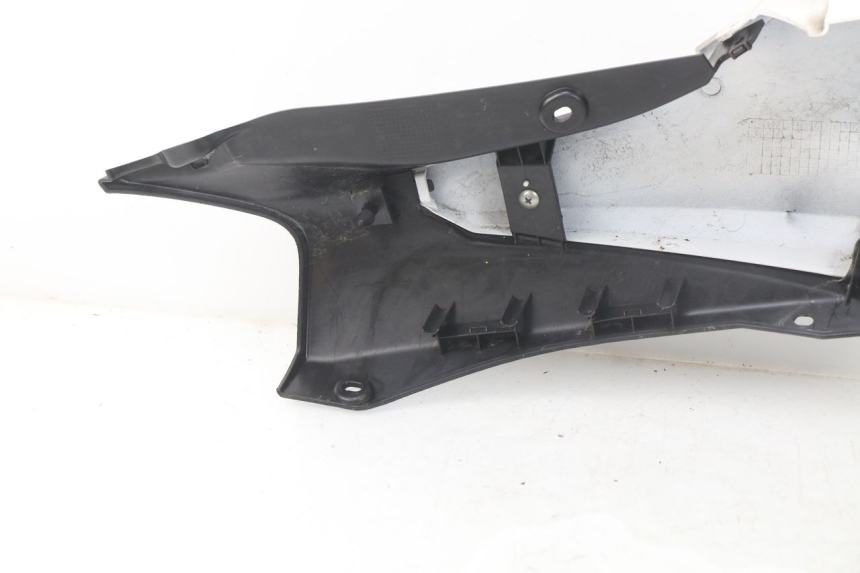 photo de VERKLEIDUNG HINTEN RECHTS MBK MW TRYPTIK 125 (2017 - 2022) - Oberflächenzustand und Material