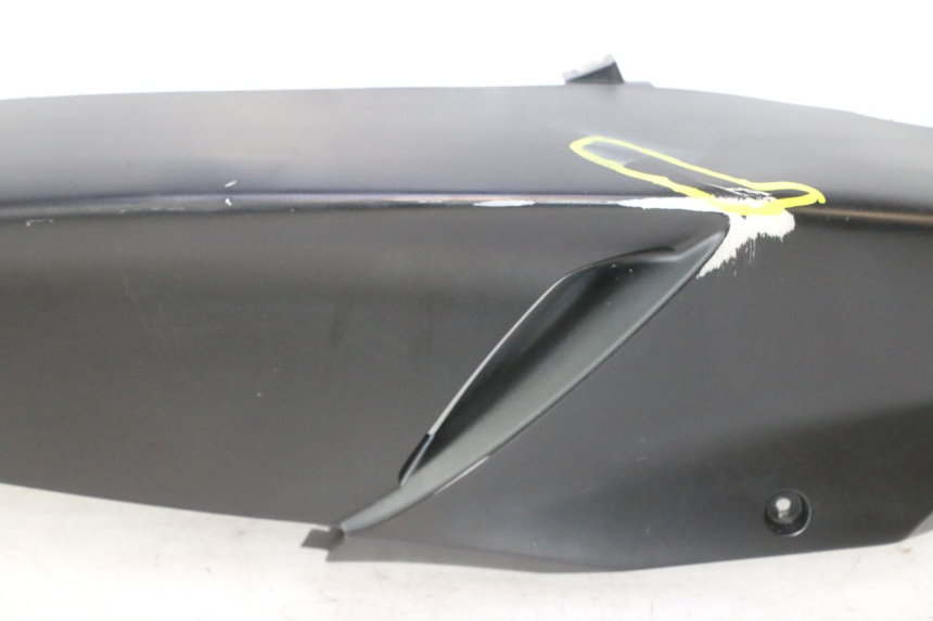 photo de VERKLEIDUNG HINTEN RECHTS PIAGGIO NEW TYPHOON 50 (2018 - 2021) - Zoom auf Gebrauchszustand