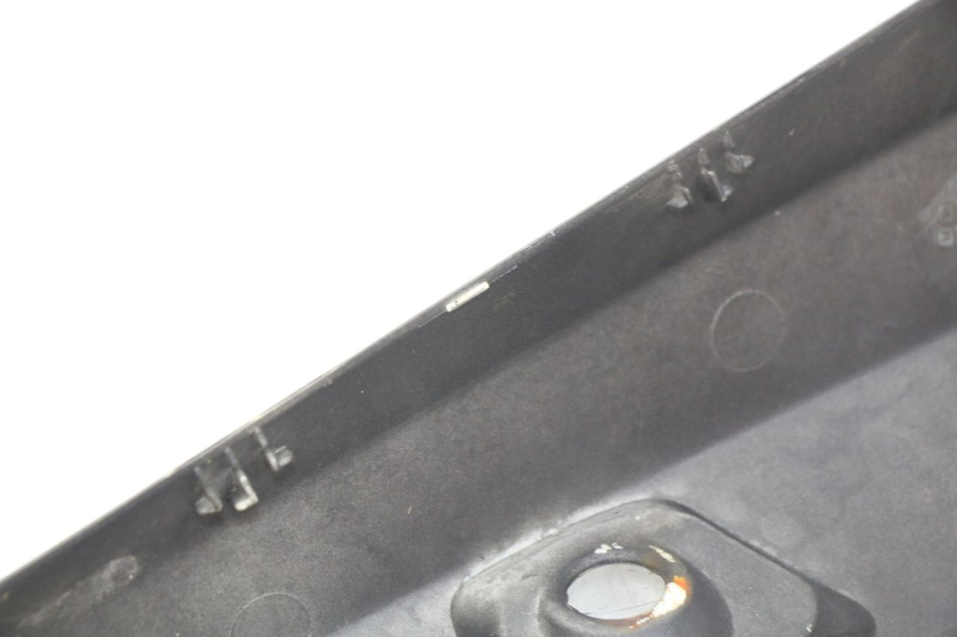 photo de RECHTER HINTERER KOTFLÜGEL GILERA NEXUS 125 (2009 - 2013) - Zoom auf Gebrauchszustand