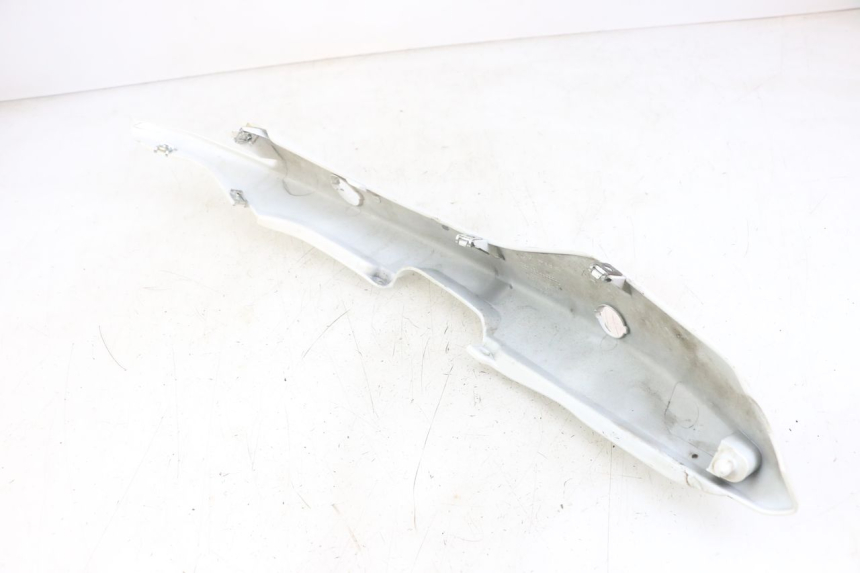 photo de VERKLEIDUNG HINTEN RECHTS MOTO GUZZI NORGE 8V GT 1200 (2011 - 2016) - Zoom auf Gebrauchszustand