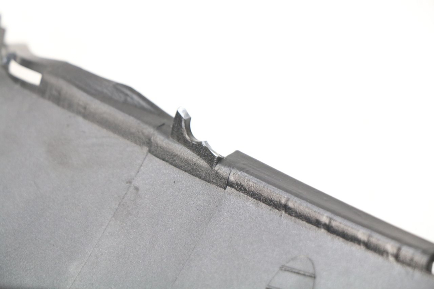 photo de VERKLEIDUNG HINTEN RECHTS SYM ORBIT 2 50 (2008 - 2014) - Zoom auf Gebrauchszustand