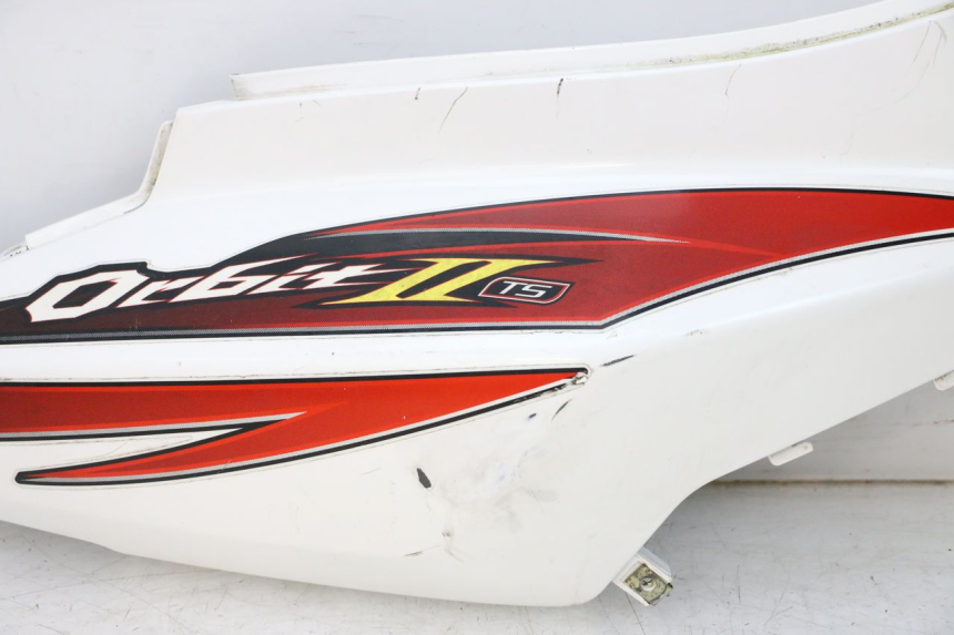 photo de VERKLEIDUNG HINTEN RECHTS SYM ORBIT 2 50 (2008 - 2014) - Zoom auf Gebrauchszustand