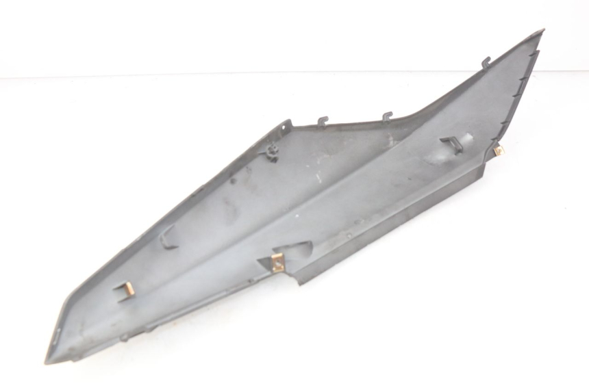 photo de RECHTER HINTERER KOTFLÜGEL SYM ORBIT III 3 4T 50 (2018 - 2021) - Zoom auf Gebrauchszustand