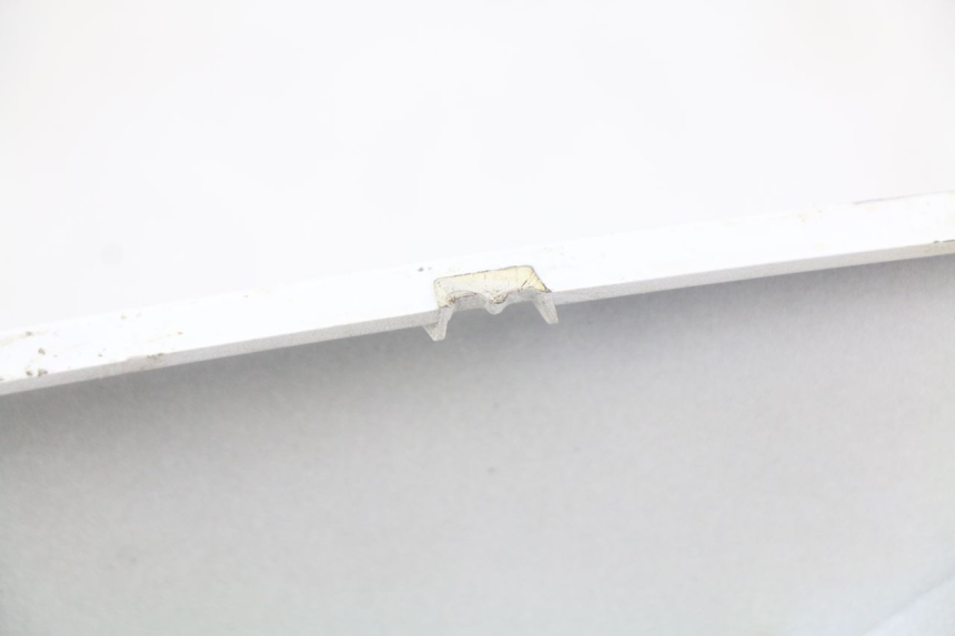 photo de RECHTER HINTERER KOTFLÜGEL SYM ORBIT III 3 4T 50 (2018 - 2021) - Zoom auf Gebrauchszustand