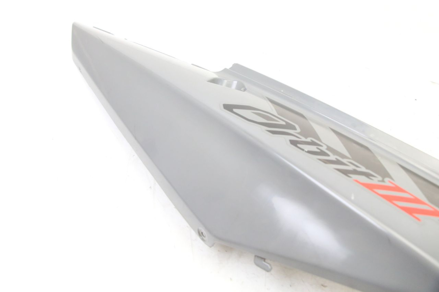 photo de VERKLEIDUNG HINTEN RECHTS SYM ORBIT III 3 4T 50 (2021 - 2025) - Zoom auf Gebrauchszustand