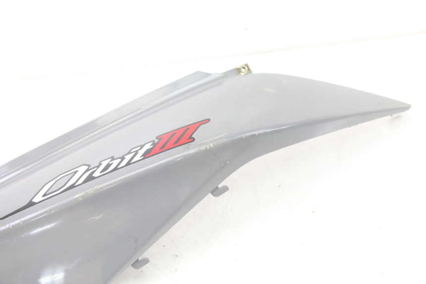 photo de VERKLEIDUNG HINTEN RECHTS SYM ORBIT III 3 4T 50 (2021 - 2025) - Zoom auf Gebrauchszustand