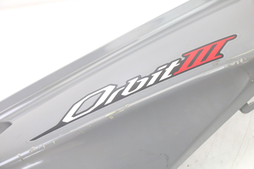 photo de VERKLEIDUNG HINTEN RECHTS SYM ORBIT III 3 4T 50 (2021 - 2025) - Alternative Perspektive