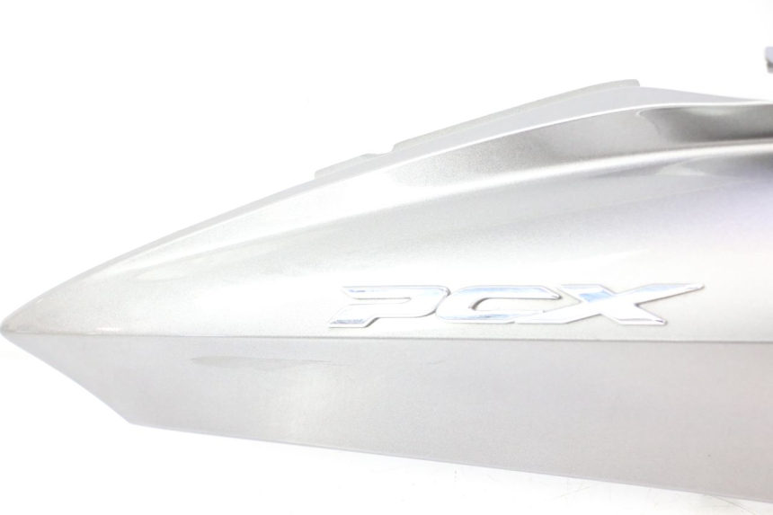 photo de VERKLEIDUNG HINTEN RECHTS HONDA PCX (JF28) 125 (2009 - 2011) - Fokus auf die Struktur