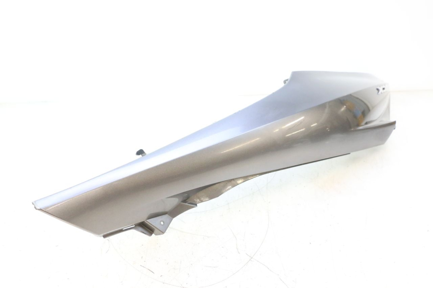 photo de VERKLEIDUNG HINTEN RECHTS HONDA PCX (JF28) 125 (2009 - 2011) - Kennzeichnungen und Originalreferenzen