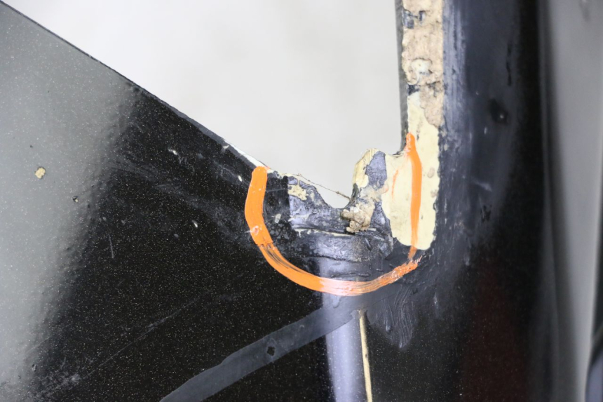 photo de VERKLEIDUNG HINTEN RECHTS PEUGEOT SATELIS COMPRESSOR K15 125 (2006 - 2009) - Detailansicht des Bauteils