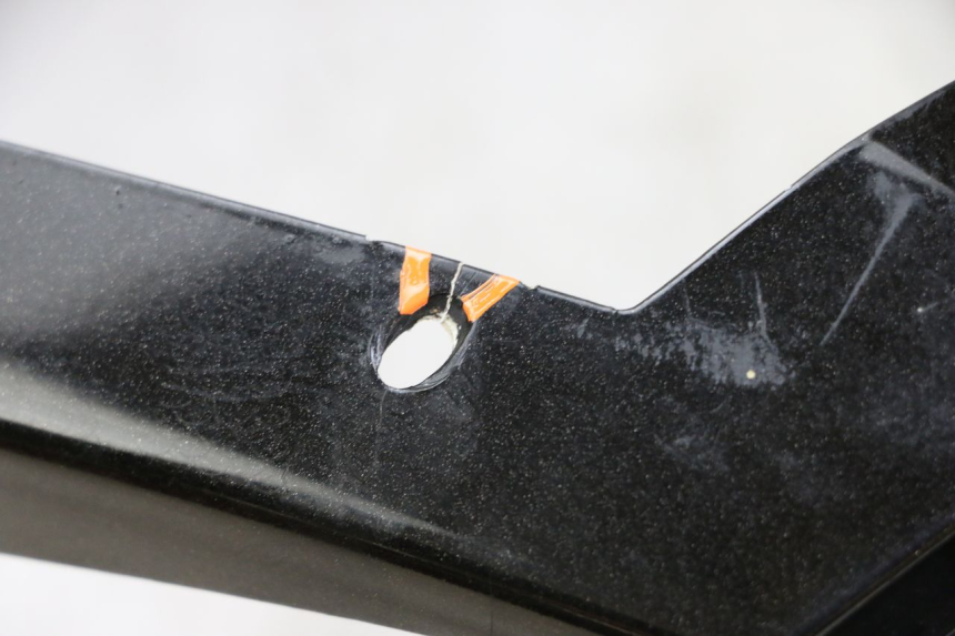 photo de VERKLEIDUNG HINTEN RECHTS PEUGEOT SATELIS COMPRESSOR K15 125 (2006 - 2009) - Zoom auf Gebrauchszustand