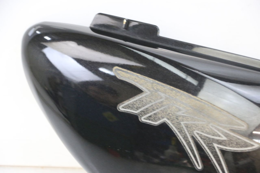 photo de VERKLEIDUNG HINTEN RECHTS PEUGEOT TREKKER TKR 50 (2005 - 2014) - Kennzeichnungen und Originalreferenzen