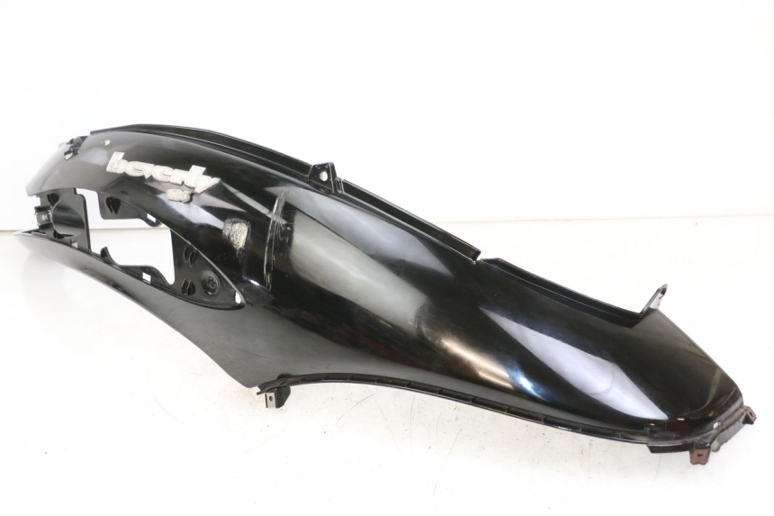 photo de VERKLEIDUNG HINTEN RECHTS PIAGGIO BEVERLY 125 (1998 - 2005) - Details der Befestigungspunkte