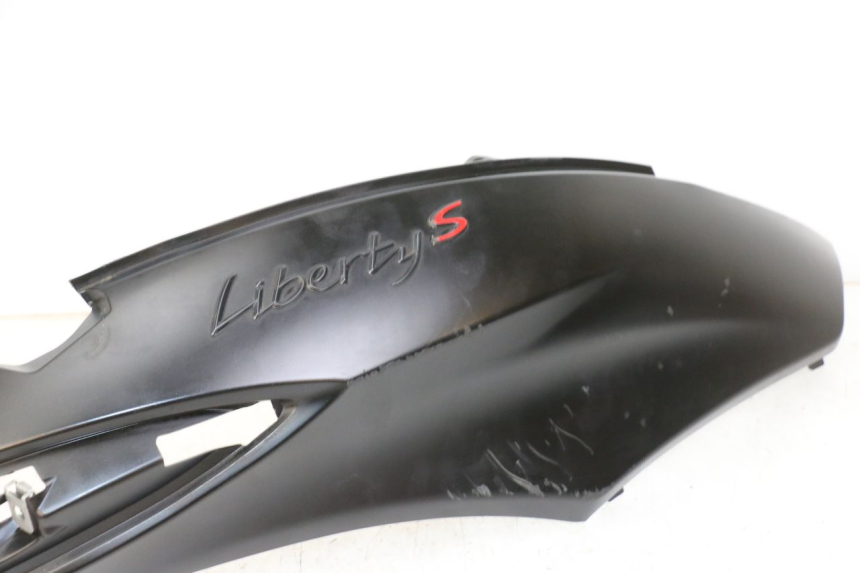 photo de VERKLEIDUNG HINTEN RECHTS PIAGGIO LIBERTY IGET 4T 50 (2021 - 2025) - Details der Befestigungspunkte