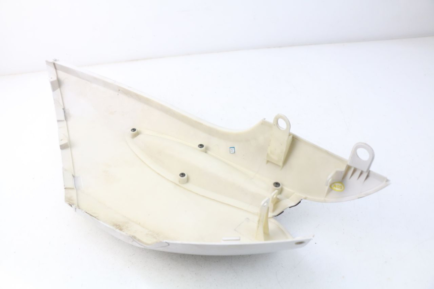 photo de VERKLEIDUNG HINTEN RECHTS KEEWAY PIXEL 50 (2008 - 2011) - Details der Befestigungspunkte