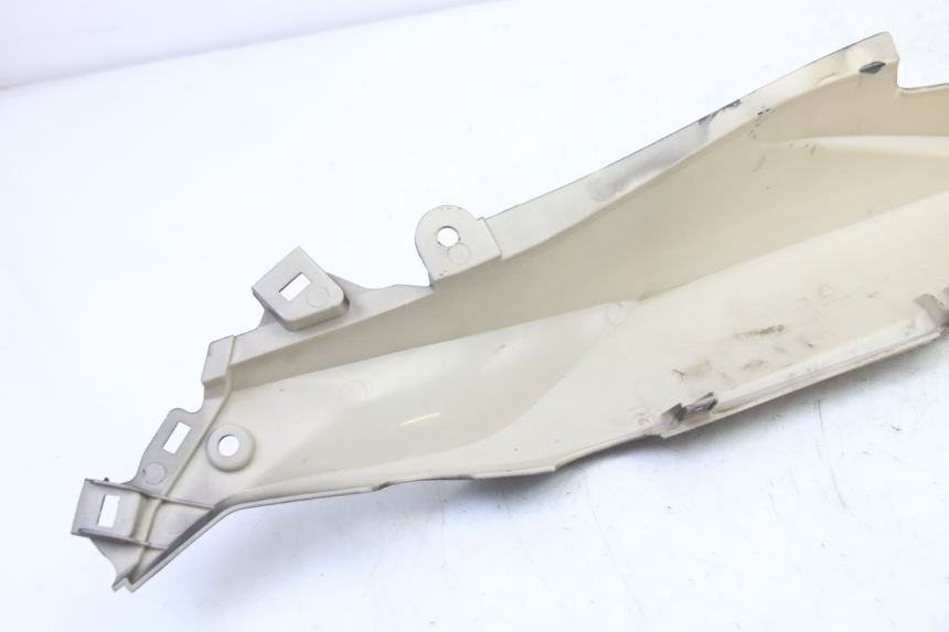 photo de RECHTS HINTERE SEITE MAG POWER R-STREET 50 (2016 - 2025) - Details der Befestigungspunkte