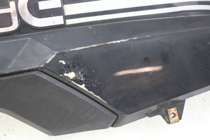 photo de RECHTER HINTERER KOTFLÜGEL RED ELECTRIC RED E PRO 1 (2017 - 2019) - Details der Befestigungspunkte