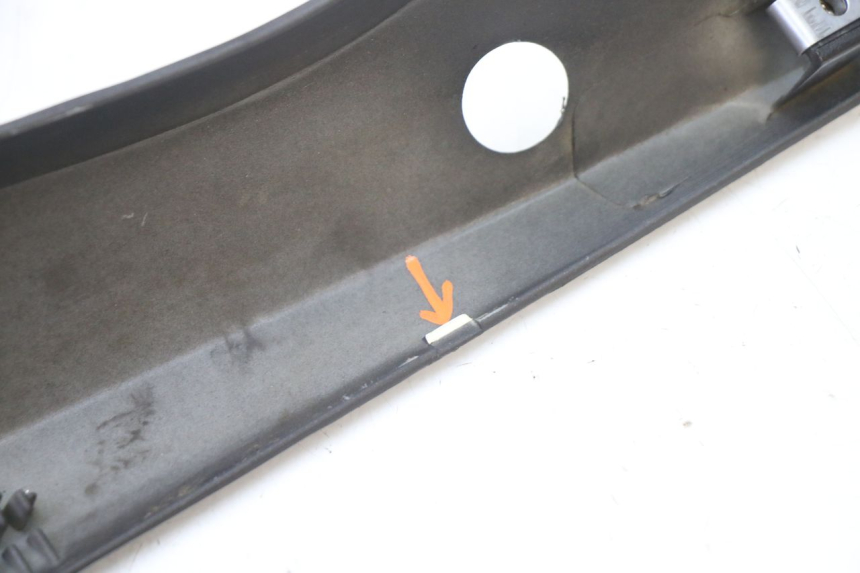 photo de VERKLEIDUNG HINTEN RECHTS GILERA RUNNER SP 50 (2006 - 2008) - Weitere Ansicht des Artikels