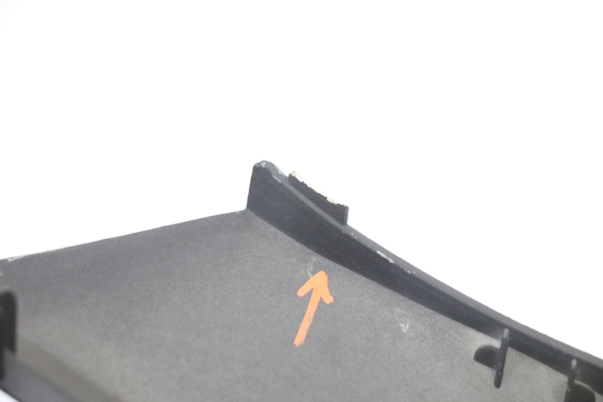 photo de VERKLEIDUNG HINTEN RECHTS GILERA RUNNER SP 50 (2006 - 2008) - Kennzeichnungen und Originalreferenzen