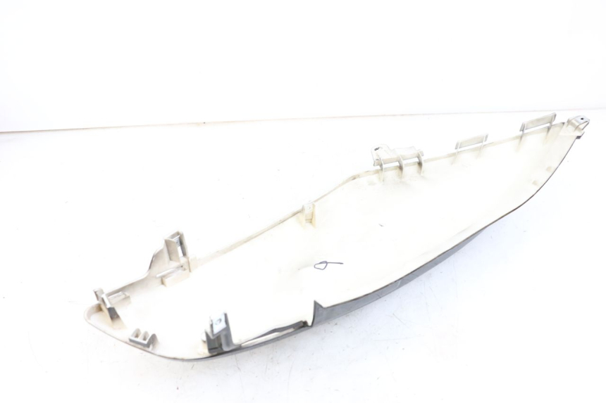 photo de VERKLEIDUNG HINTEN RECHTS JM MOTORS SANTANA 50 (2014 - 2023) - Detailansicht des Bauteils