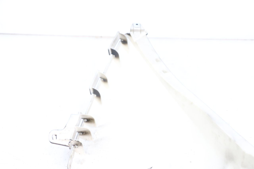 photo de VERKLEIDUNG HINTEN RECHTS JM MOTORS SANTANA 50 (2014 - 2023) - Zoom auf Gebrauchszustand