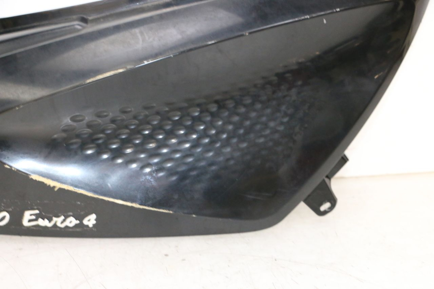 photo de VERKLEIDUNG HINTEN RECHTS JM MOTORS SANTANA 50 (2014 - 2023) - Charakteristische Merkmale