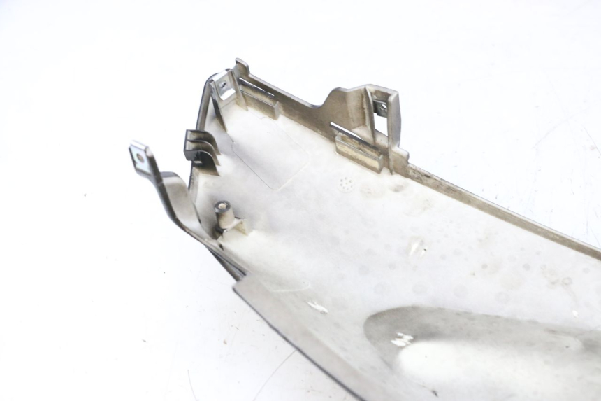 photo de VERKLEIDUNG HINTEN RECHTS JM MOTORS SANTANA 50 (2014 - 2023) - Zoom auf Gebrauchszustand