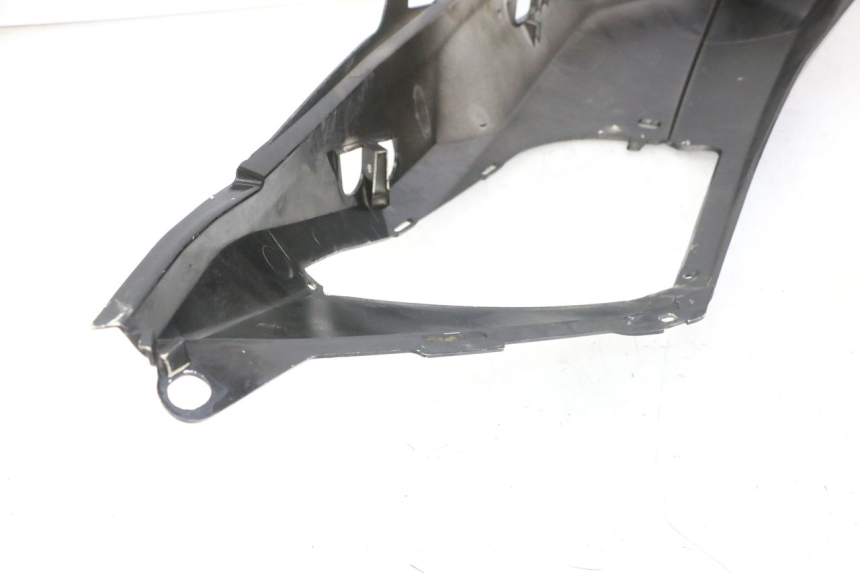 photo de VERKLEIDUNG HINTEN RECHTS PEUGEOT SATELIS COMPRESSOR K15 125 (2006 - 2009) - Zoom auf Gebrauchszustand