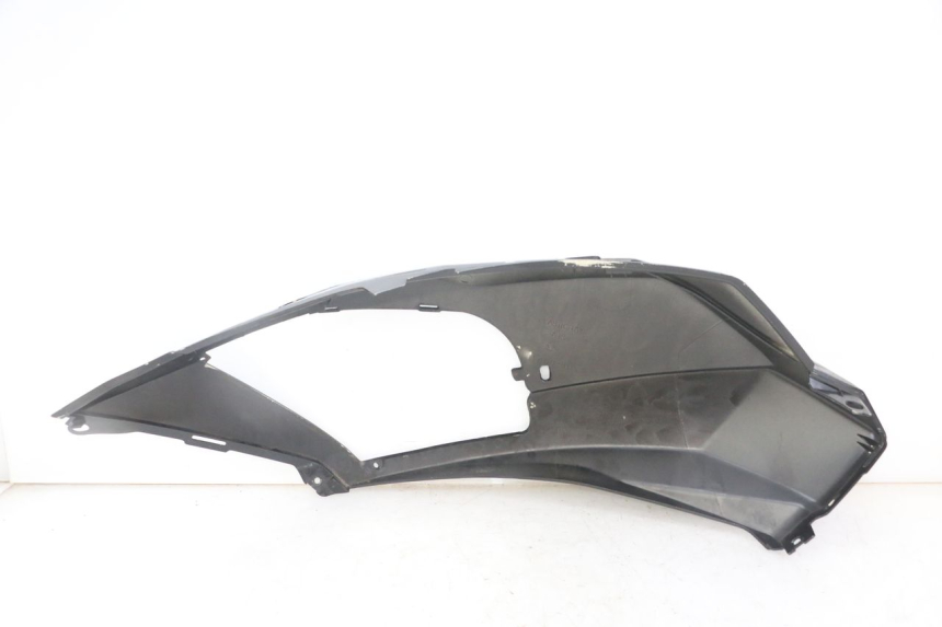 photo de VERKLEIDUNG HINTEN RECHTS PEUGEOT SATELIS COMPRESSOR K15 125 (2006 - 2009) - Details der Befestigungspunkte