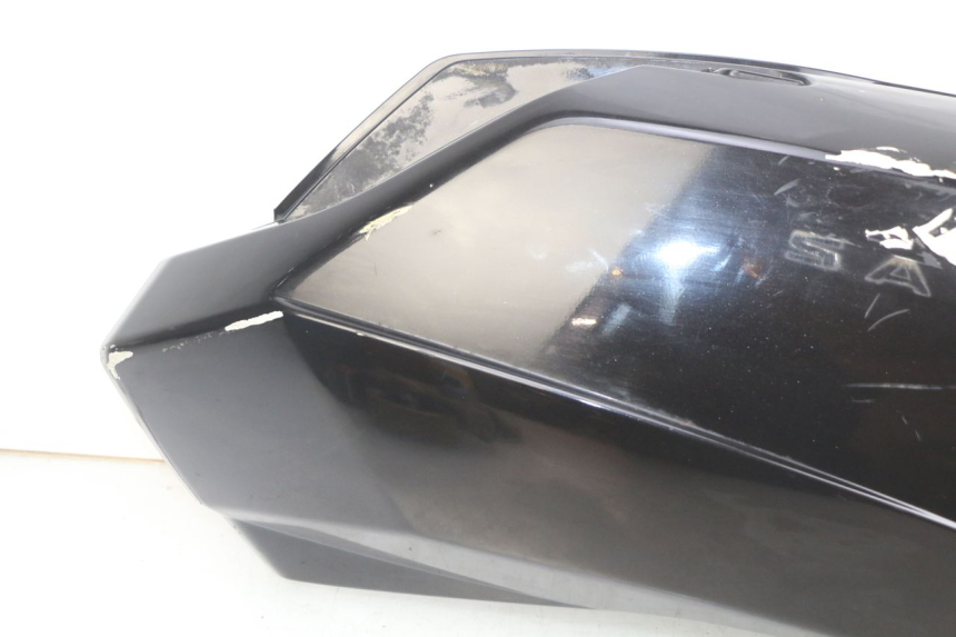 photo de RECHTER HINTERER KOTFLÜGEL PEUGEOT SATELIS 125 (2006 - 2009) - Kennzeichnungen und Originalreferenzen