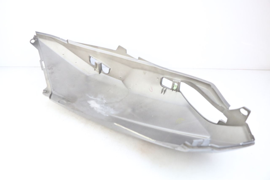 photo de RECHTER HINTERER KOTFLÜGEL PEUGEOT SATELIS 125 (2010 - 2012) - Alternative Perspektive